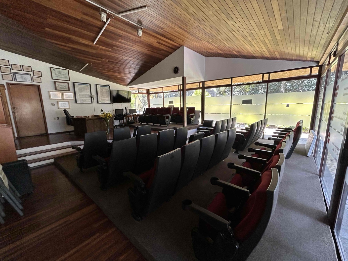Vista del salón con las butacas